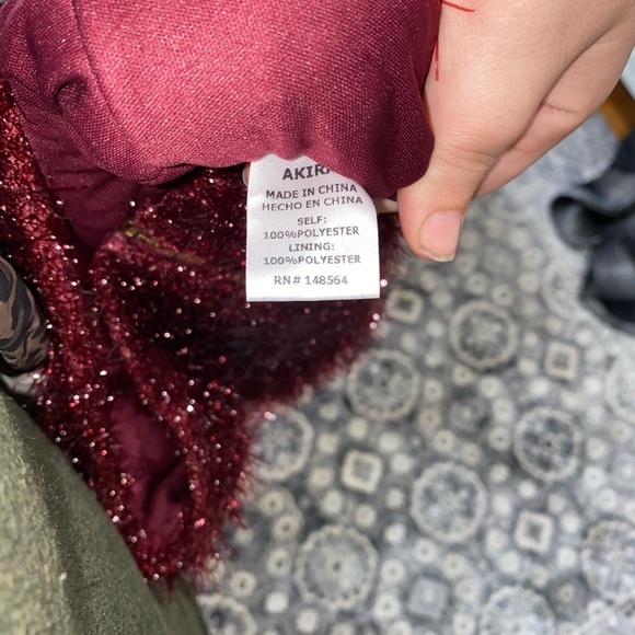AKIRA tinsel Burgundy crop top size large - Picture 5 of 8